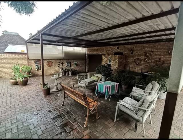 3 BEDROOM HOUSE FOR SALE IN VANDERBIJLPARK SE 3